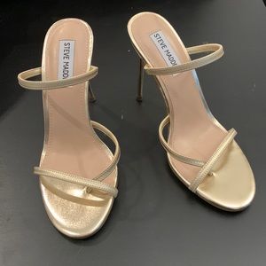 Steve Madden BELLEZZA gold strappy heels - NEVER WORN